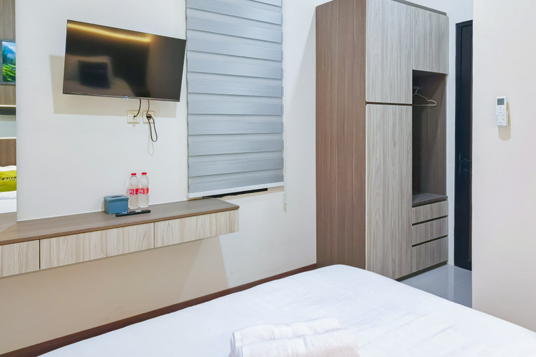 Bedroom 5, Urbanview SANT Hotel Syariah near Stasiun Tegal, Tegal