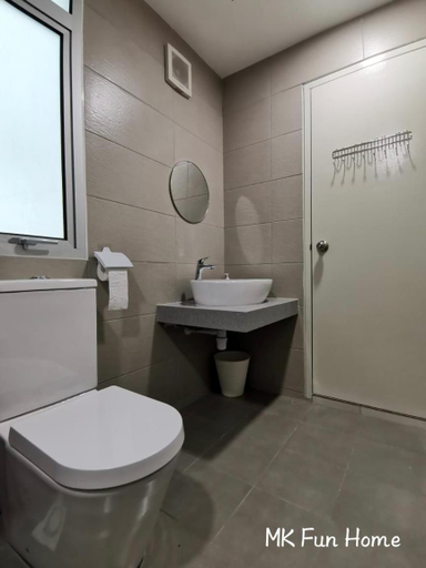 Bathroom 4, Apartment in Kajang WIFI Smart TV, Hulu Langat