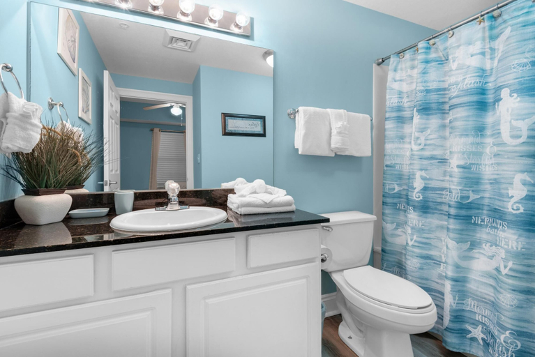 Bathroom 4, Calypso 2-807 West, Bay