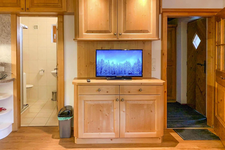 Living room 4, Apartment in Konigsleiten With a Shared Sauna, Zell am See