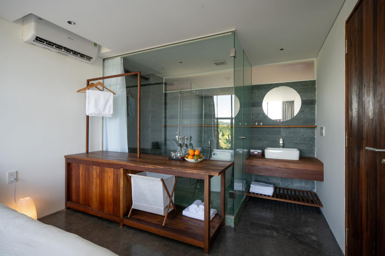 Bathroom, Scarlet Pavilion Homestay, Hương Trà