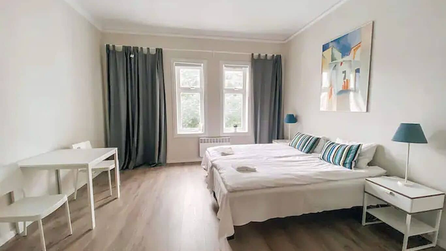 Room 5, Slottet Apartments, Odda