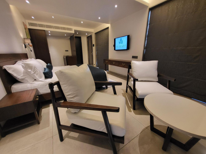 Bedroom 2, Vee Resort -The Suites of Royals, Satara