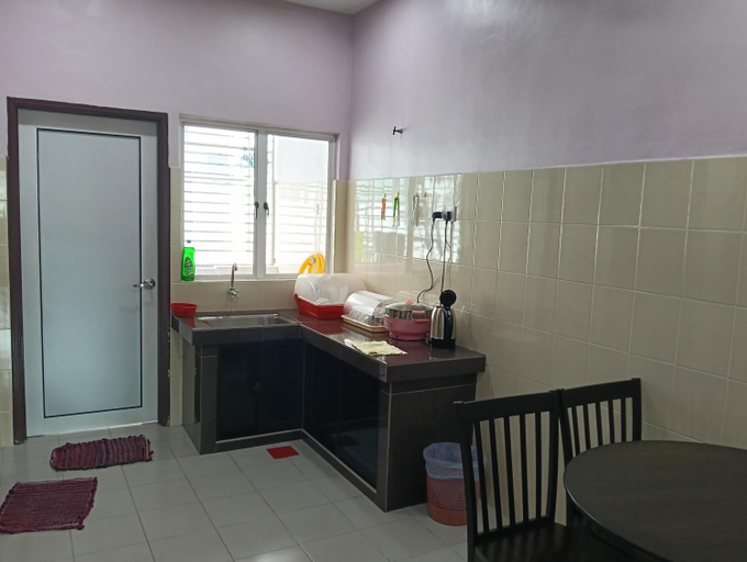 Others 5, Purple TownHouse 3R2B Homestay Wifi, Sabak Bernam
