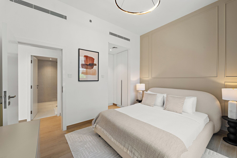 Room 4, 1BR La Sirene Waterfront Escape, Dubai