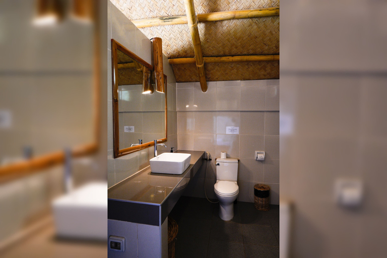 Bathroom 4, Sangat Island Dive Resort, Coron