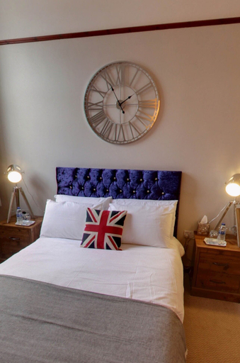 Room 2, The Bridge Inn, Staffordshire