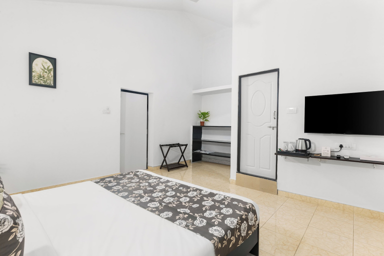 Room 3, 8fold by LaRiSa Siolim, North Goa