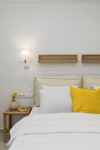 Room 5, Lemon pie by halu, Central Macedonia