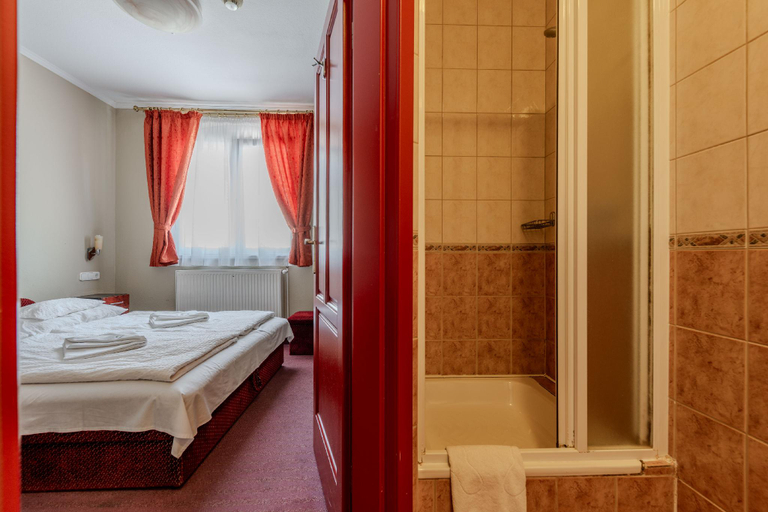 Bedroom 2, Hotel Palota City, Budapesti