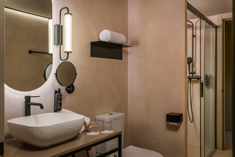 Bathroom 5, Estival Maramar, Tarragona