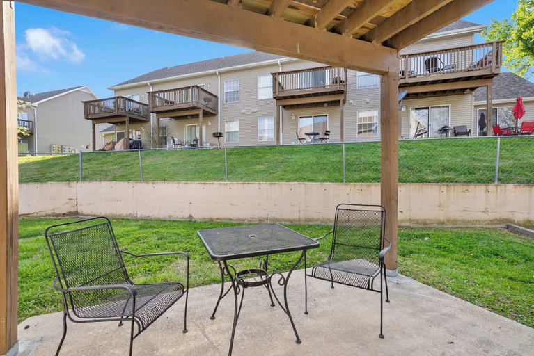 Others 5, The Nautical Nook Charming Walk-in Condo for 4!, Taney