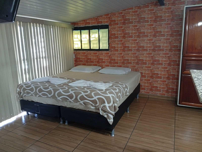 Room 5, HOTEL ARARAS, Maués