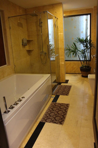 Bathroom 4, Maleewana Hotel & Resort, Bang Kruai