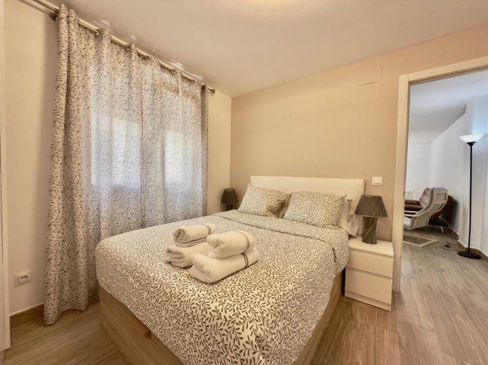 Bedroom 3, BAJ - Apartamentos en Playa Bajondillo, Torremolinos, Málaga
