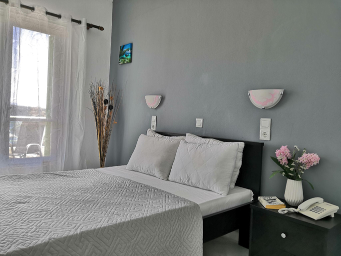 Bedroom 2, Tropicana Inn, Ionian Islands