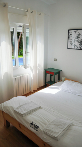 Bedroom 2, Arena Surf Hotel, Cantabria