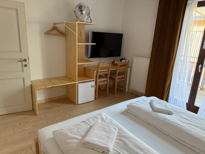 Bedroom 3, Seehotel am Hallstättersee, Gmunden