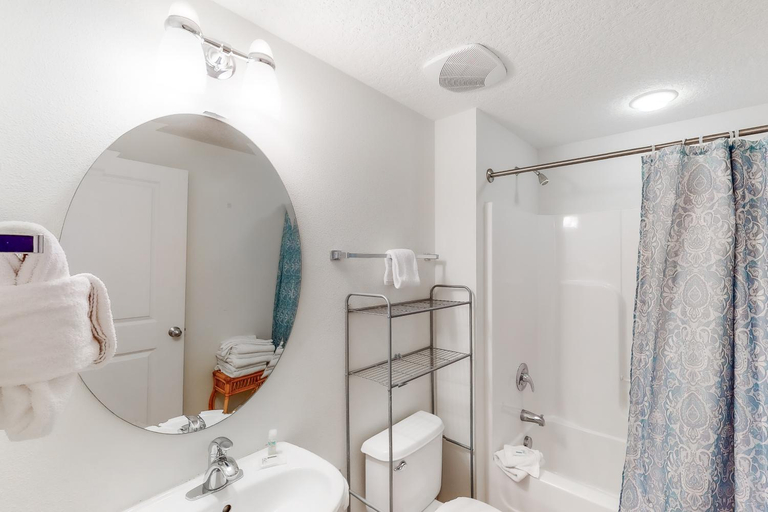 Bathroom 4, Palazzo 1401, Bay
