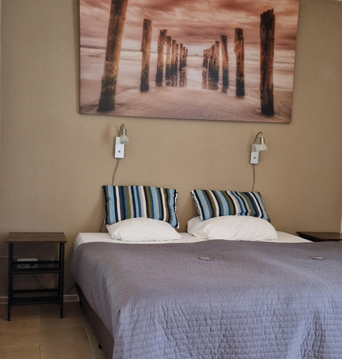 Bedroom 2, Hotel Garni Am Lindenhof Bunde, Leer