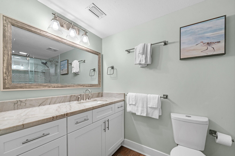 Bathroom 4, Romar Place 1106, Baldwin