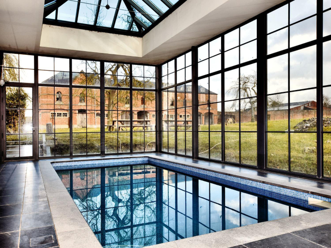 Sport & Beauty 2, Stylish Stay with Sauna, Namur