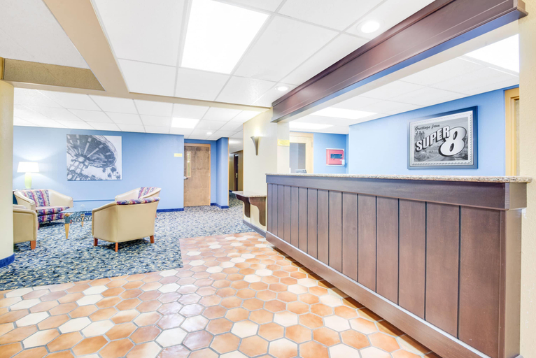 Public Area, Super 8 by Wyndham Port Clinton, Ottawa