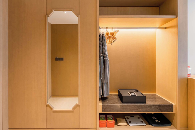 Room 5, Pujin Hotel, Jiaxing