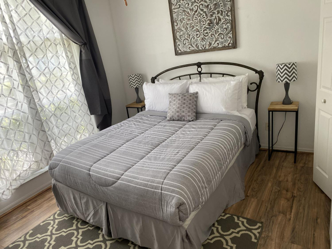 Bedroom 2, Just Wanna Have Sun!, Lake