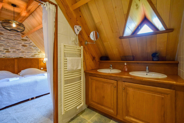 Bathroom 3, Elegant Villa on Historic Domaine, Dordogne