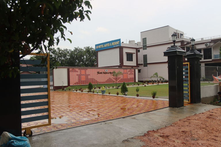 Front of property 3, Hotel Aayes & Resort, Birbhum