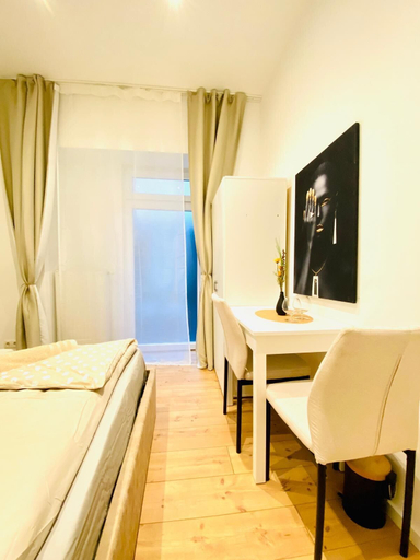 Room 3, Charming 4 Bedroom Apartment Ottakring, Wien