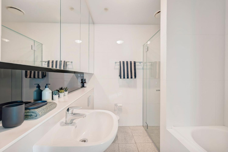 Bathroom 4, Oaks Brisbane on Felix Suites, Brisbane