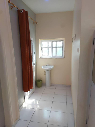 Bathroom 2, Residence Togoliving, Golfe (incl Lomé)