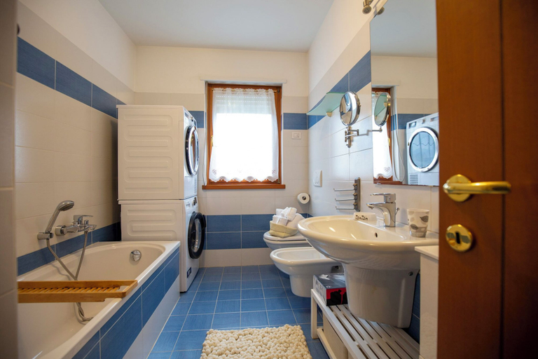 Bathroom 3, Casa Shiva, Belluno