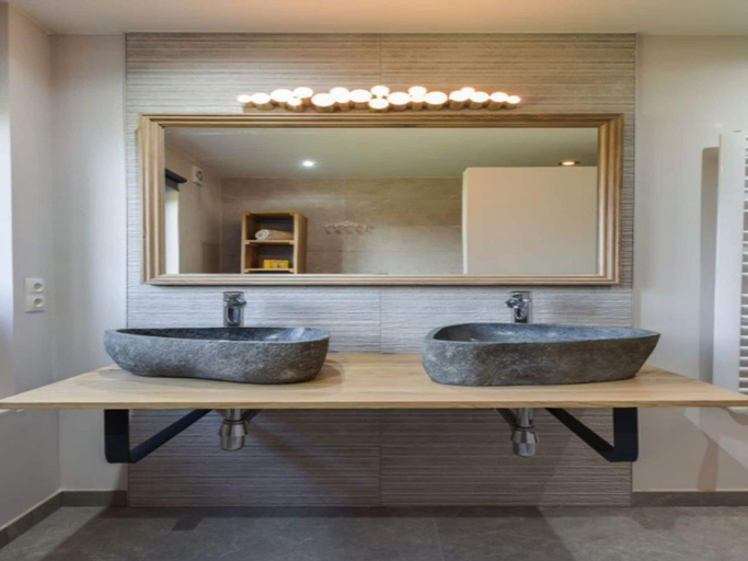 Bathroom 2, Holiday Home in Xhoffraix, between Spa and Eifel Nature Park, Liège