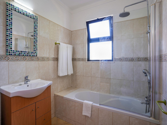 Bathroom 4, Modern villa with a private pool, Loulé
