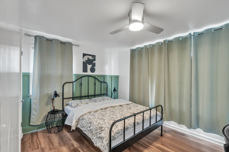 Room 4, Sugar Run 4 Bedroom Home, Salt Lake