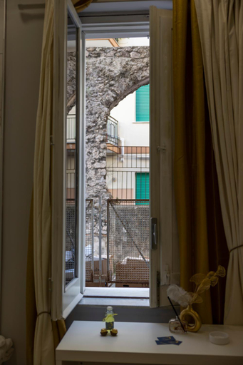 Others 5, Enchanting Suites Salerno, Salerno