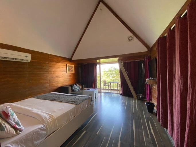 Room 2, Rumourss Sky Villa, Pune