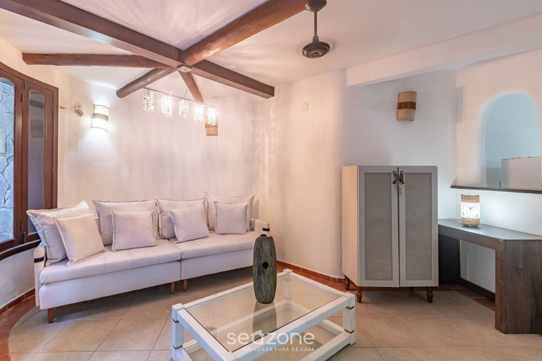 Living area 2, House w/ 3 Suites 400m From Mucuge Beach Mcg0006, Porto Seguro