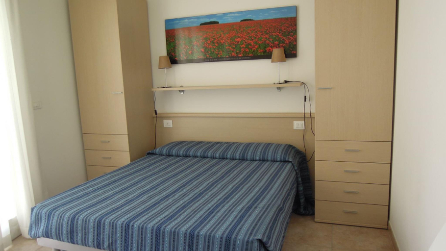 Bedroom 2, Nice Apartment in a quiet area close to Bibione beach - By Beahost Rentals, Venezia