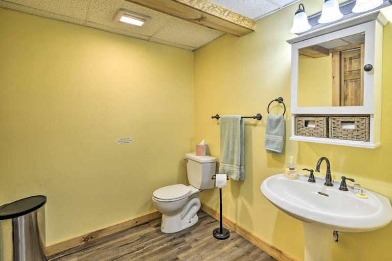 Bathroom 3, Equestrian House Suites, Wayne