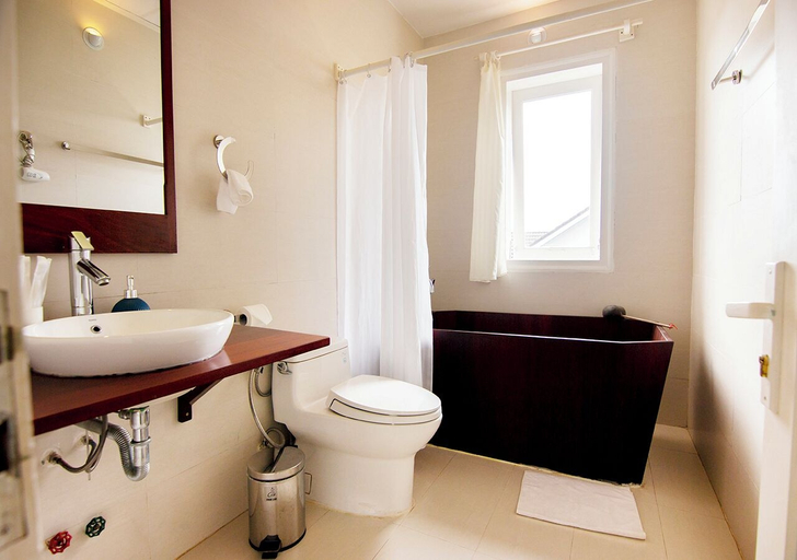 Bathroom 5, Lu Tan Residence, Đà Lạt