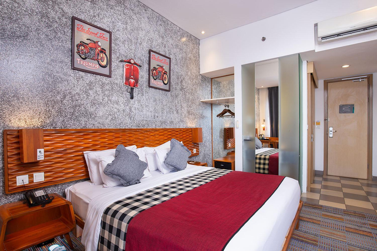 bedroom 13