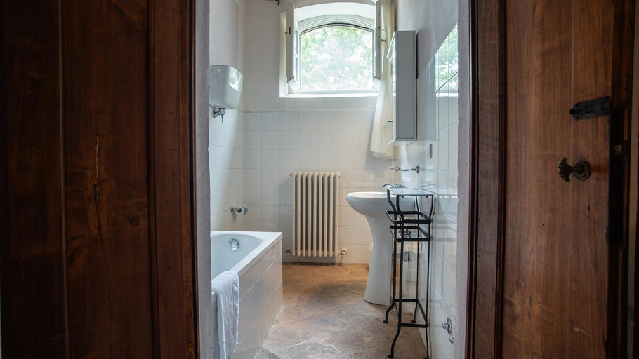 Bathroom 4, Casale Merlino, Perugia