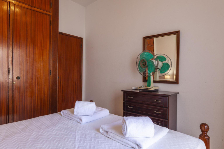 Bedroom 5, B91 - Bairro Apartment in Lagos, Lagos