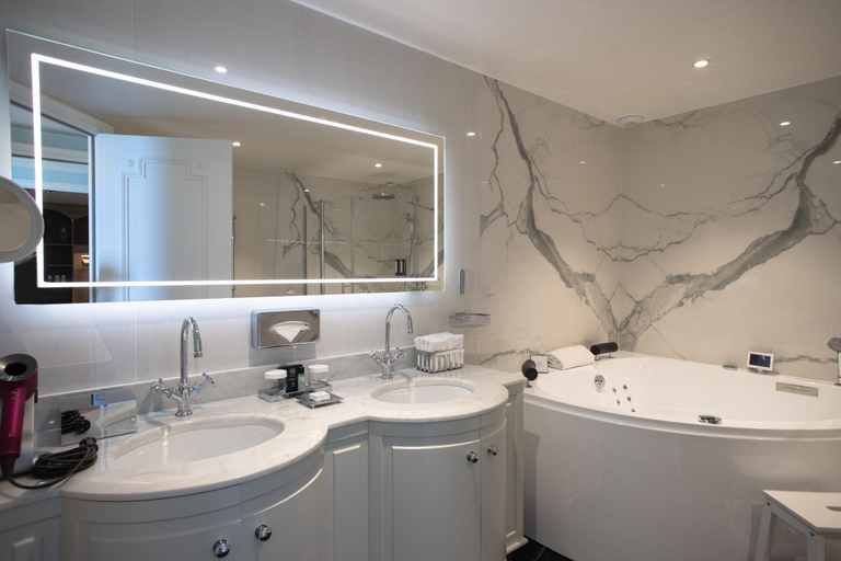 Bathroom 5, Negresco, Alpes-Maritimes