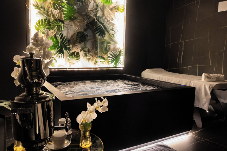 Bathroom 5, Bra Hotel Bari, Bari