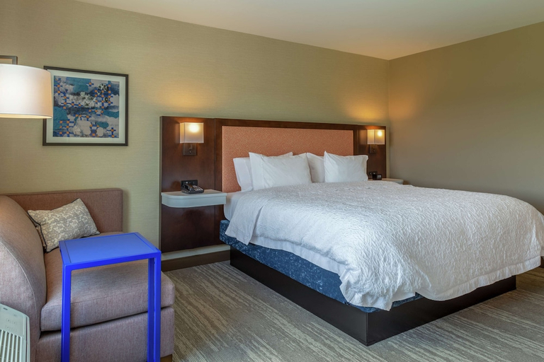 Bedroom 2, Hampton Inn Bourbonnais Kankakee, Kankakee